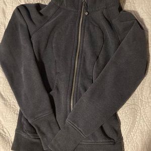 Lululemon Scuba Hoodie *Classic
Cotton Fleece
Heathered Naval Blue- Size 2